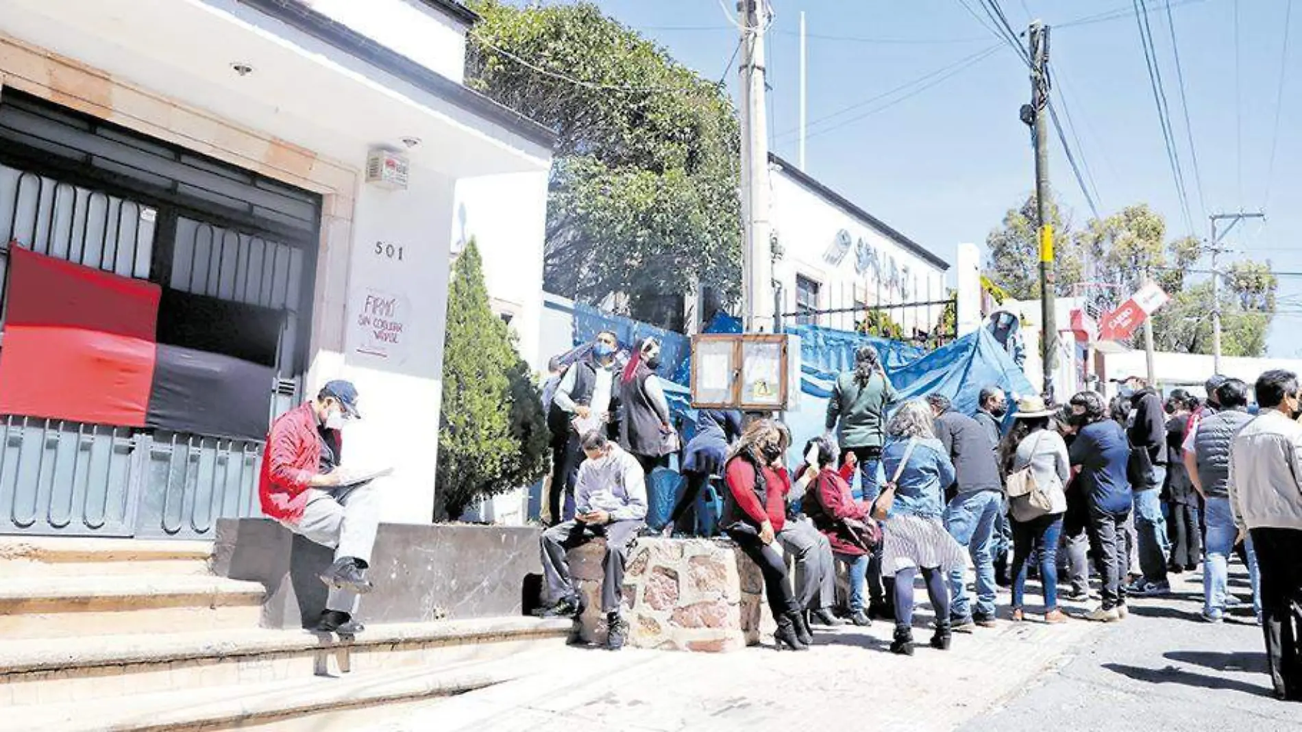 Docentes toman edificio del SPAUAZ